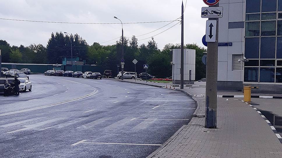 Как поступать водителям, если дорожные знаки и разметка противоречат друг другу